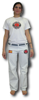 Uniforme oficial del Grupo Muzenza de Capoeira